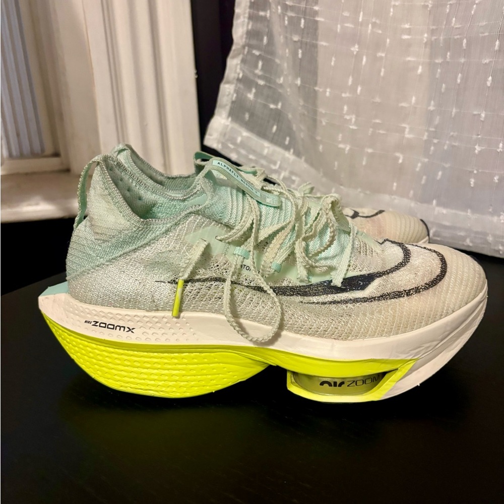 Nike Women's Alpha Fly 2s